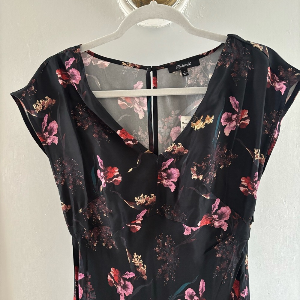 Madewell Wide V-Neck Midi Dress - Picture 6 of 8